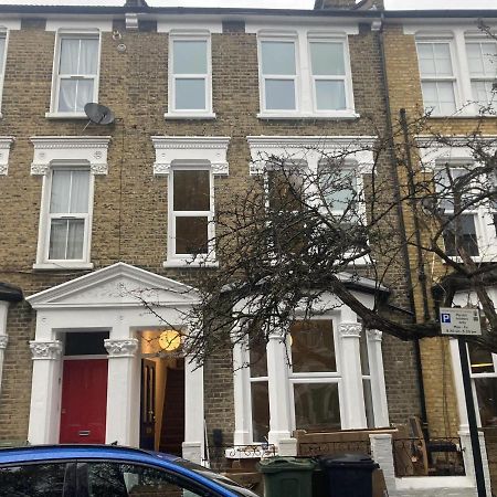 The Dimmer 2 Bedroom Apartment London Bagian luar foto
