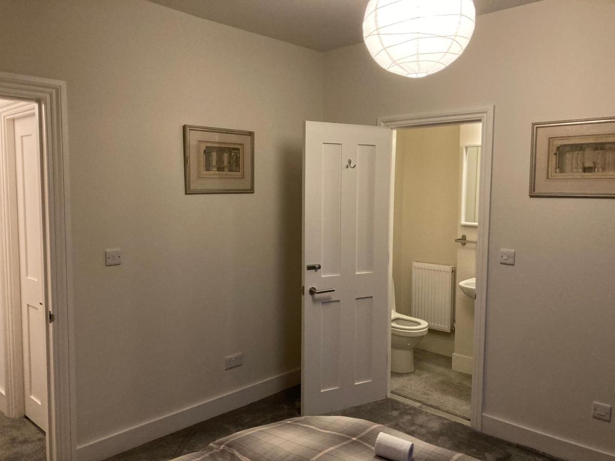 The Dimmer 2 Bedroom Apartment London Bagian luar foto